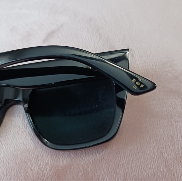 Sunglasses - Picture 5 of 13